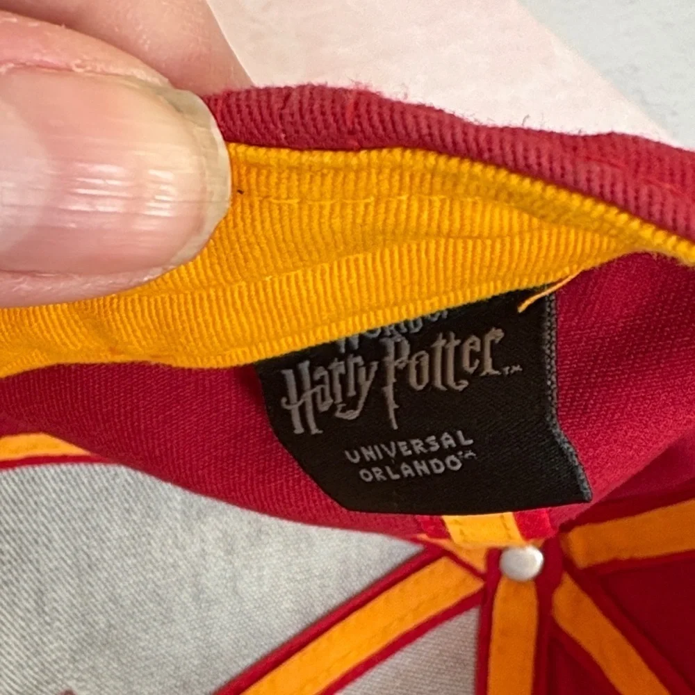 Warner Bros. Gryffindor Kids Hat in Red and Gold